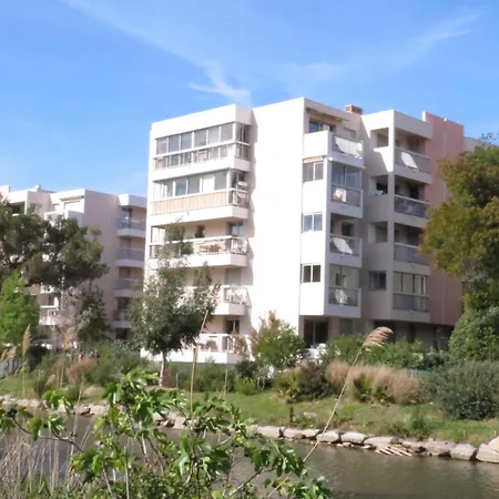 Avec Coin-nuit, Terrasse Et Parking, Centre Sainte-maxime, Proche Plages - 4 Pers. - Fr-1-780-61 Apartment *