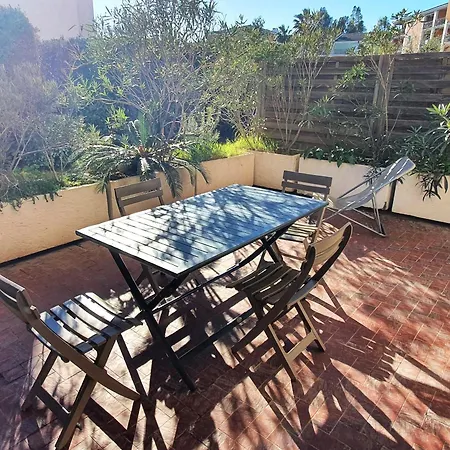 Avec Coin-nuit, Terrasse Et Parking, Centre Sainte-maxime, Proche Plages - 4 Pers. - Fr-1-780-61 Apartment