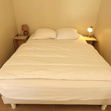 Avec Coin-nuit, Terrasse Et Parking, Centre Sainte-maxime, Proche Plages - 4 Pers. - Fr-1-780-61 * Sainte-Maxime