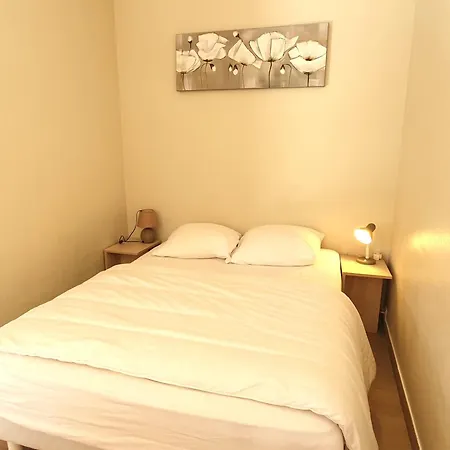 Avec Coin-nuit, Terrasse Et Parking, Centre Sainte-maxime, Proche Plages - 4 Pers. - Fr-1-780-61 Apartment *