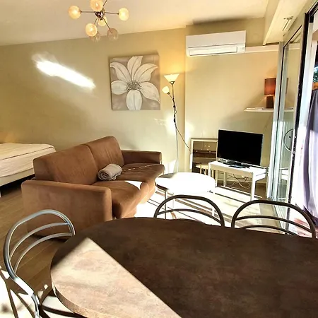 Apartment Avec Coin-nuit, Terrasse Et Parking, Centre Sainte-maxime, Proche Plages - 4 Pers. - Fr-1-780-61