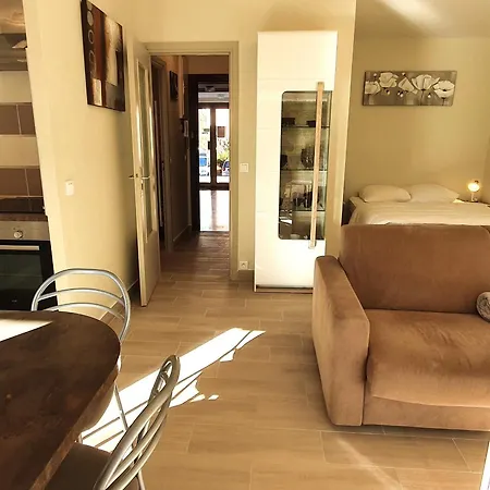 Apartment Avec Coin-nuit, Terrasse Et Parking, Centre Sainte-maxime, Proche Plages - 4 Pers. - Fr-1-780-61 *