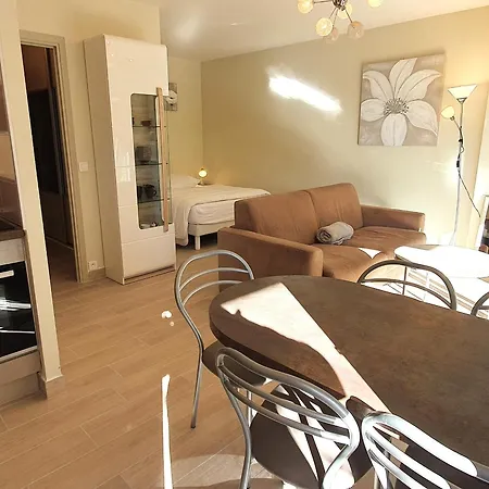 Avec Coin-nuit, Terrasse Et Parking, Centre Sainte-maxime, Proche Plages - 4 Pers. - Fr-1-780-61 Apartment Sainte-Maxime