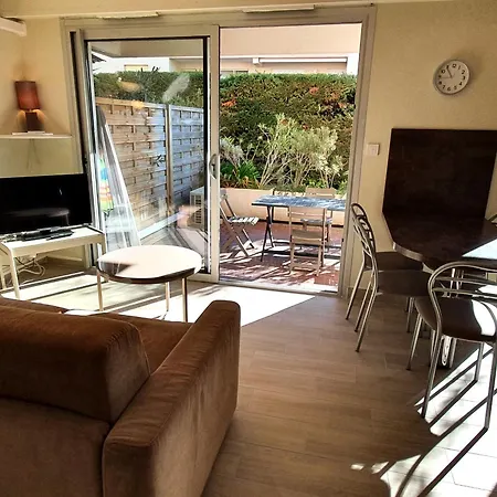 Apartment Avec Coin-nuit, Terrasse Et Parking, Centre Sainte-maxime, Proche Plages - 4 Pers. - Fr-1-780-61 Sainte-Maxime
