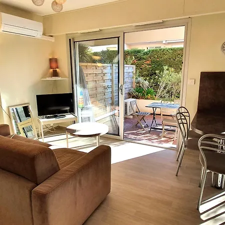 Avec Coin-nuit, Terrasse Et Parking, Centre Sainte-maxime, Proche Plages - 4 Pers. - Fr-1-780-61 * Sainte-Maxime